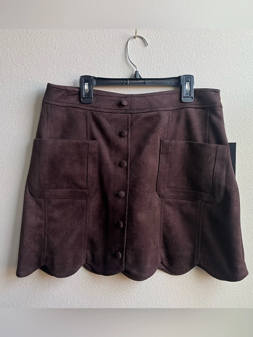 BCBG Dark Brown Scalloped Vegan Faux Suede Mini Skirt Y2K Boho Festival Preppy - Picture 7 of 11